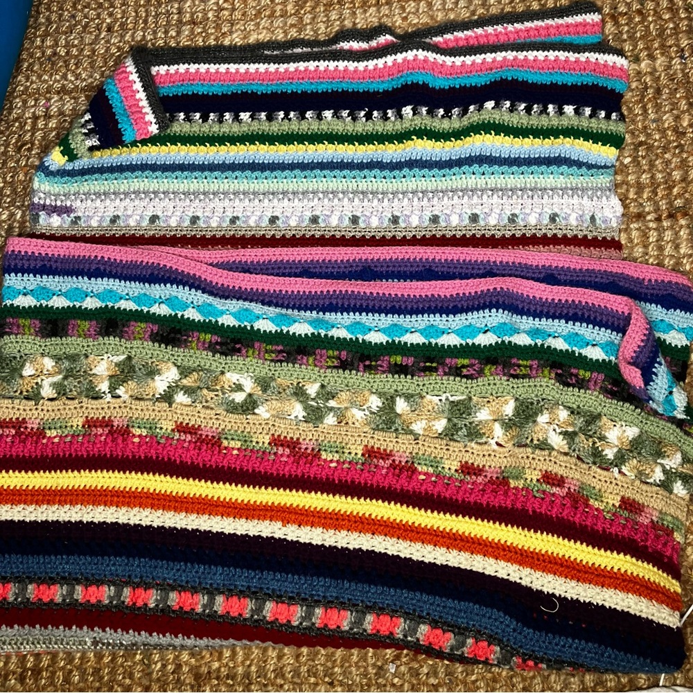 Colorful VTG granny knit blanket